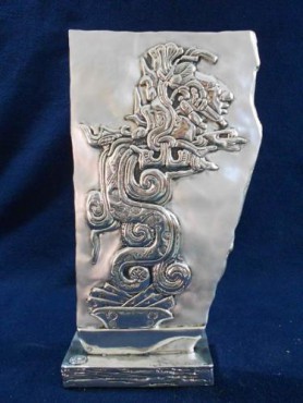 LÁPIDA DE SERPIENTE EMPLUMADA, artesanias figuras en plata